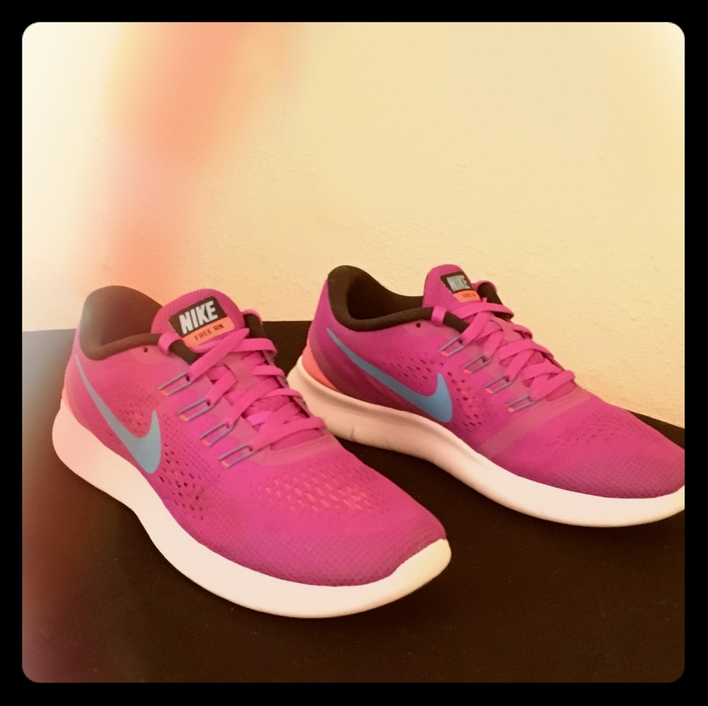 Nike Free RN Hyper WMN Size 7 Gamma Blue/Crimson